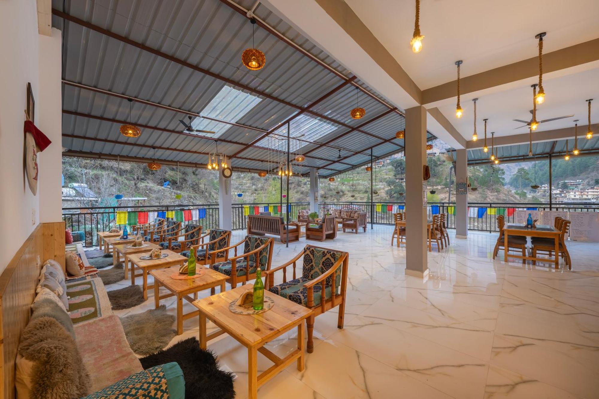 Sharda Resort-Tirthan Valley Banjār Buitenkant foto
