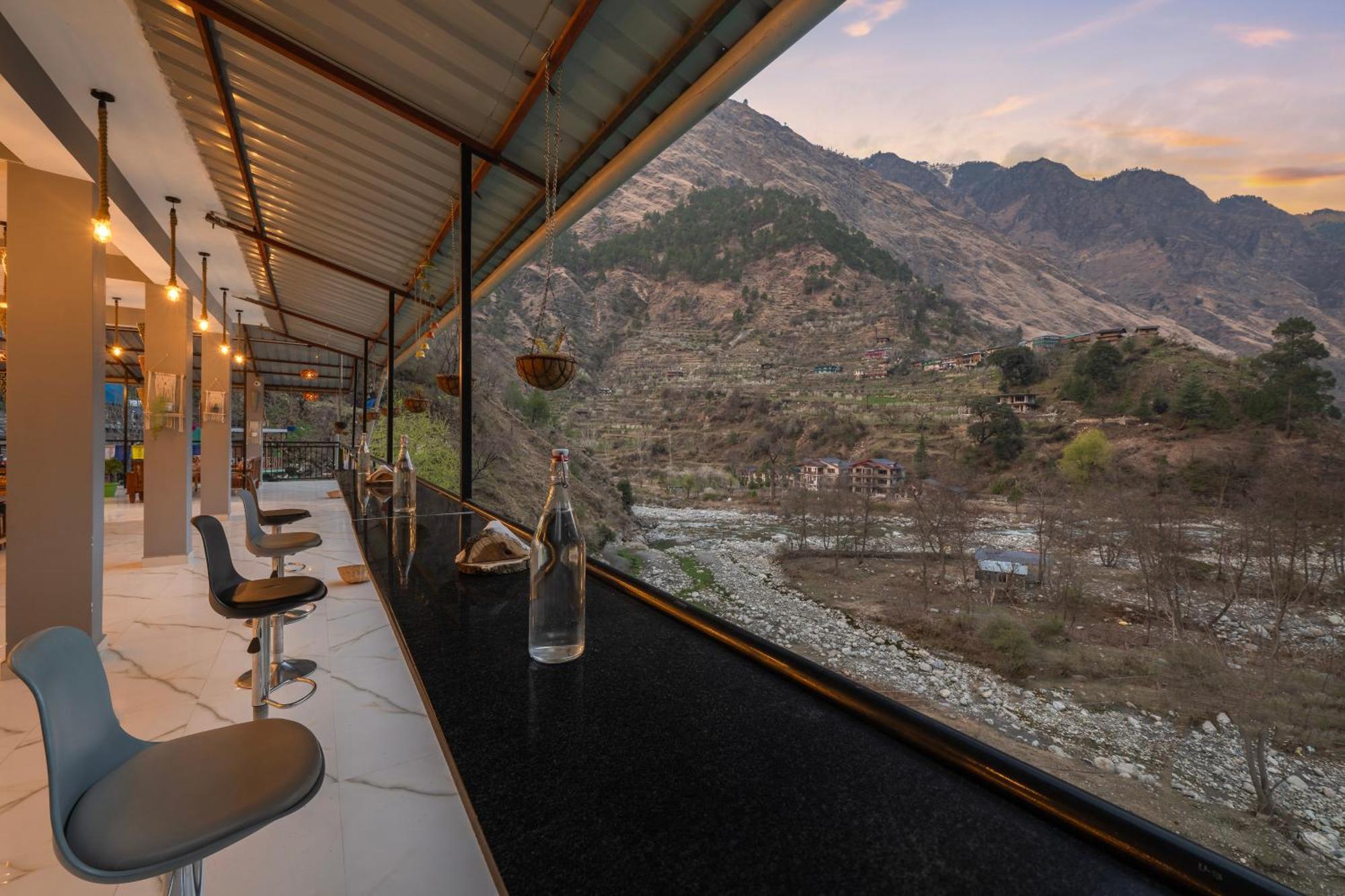 Sharda Resort-Tirthan Valley Banjār Buitenkant foto