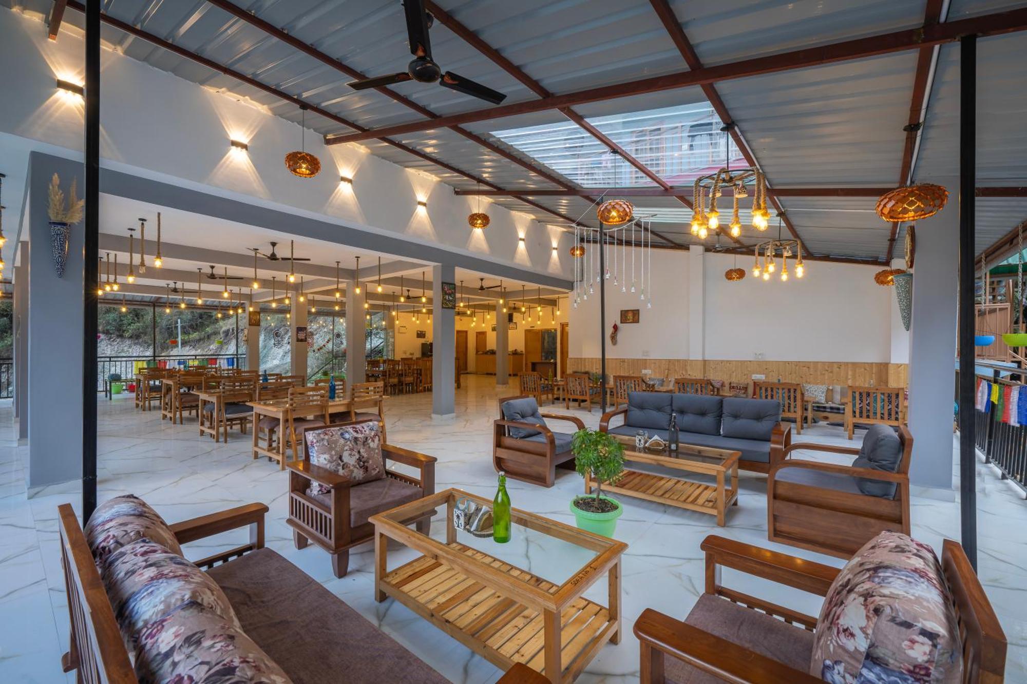 Sharda Resort-Tirthan Valley Banjār Buitenkant foto