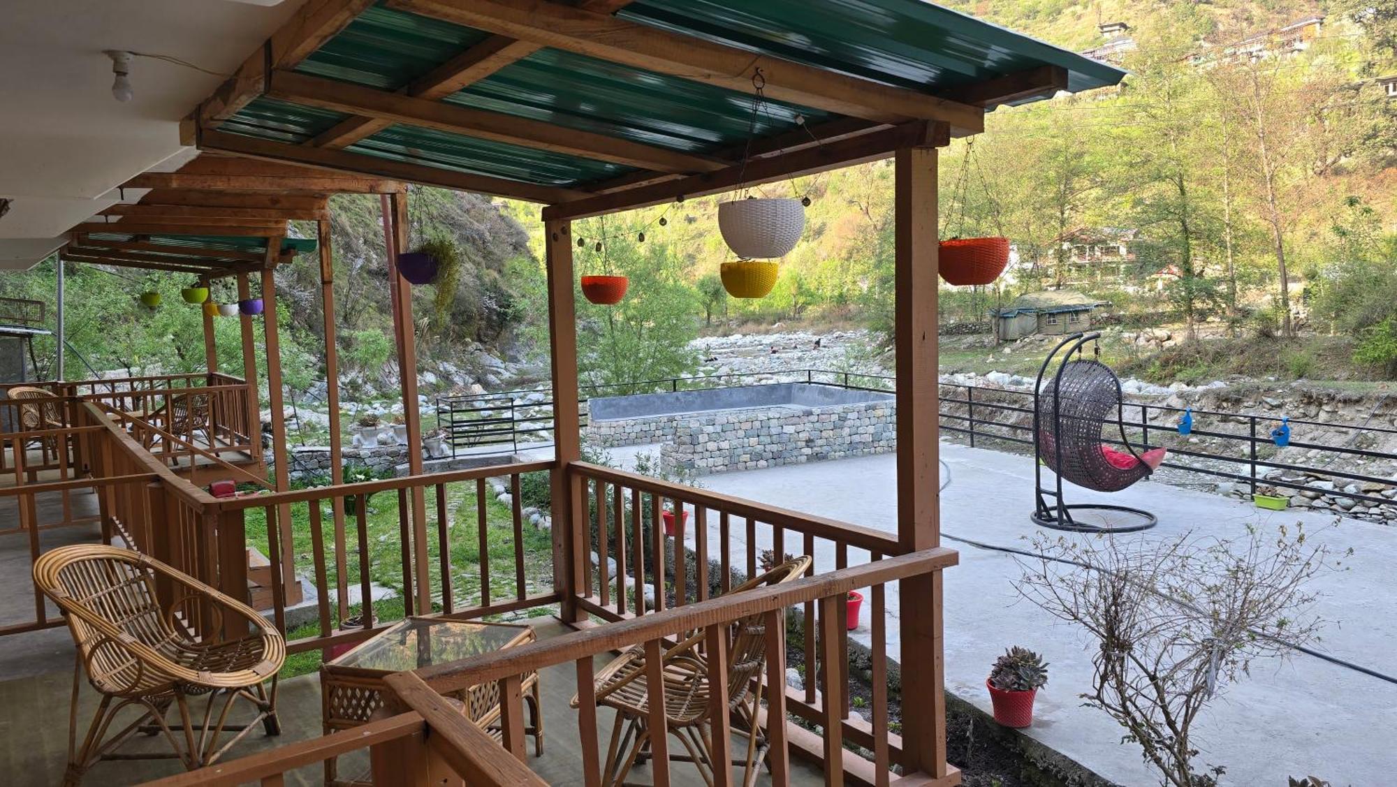 Sharda Resort-Tirthan Valley Banjār Buitenkant foto